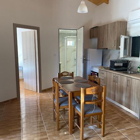 Babis Apartment อาโยส นิกีตัส ภายนอก รูปภาพ